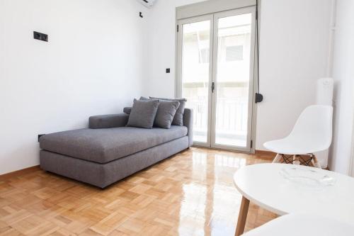 Modern new Comfort 2 Bd apt In Athens Centre - image 4