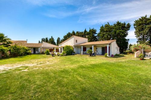 Mas des Cypres-Ensemble de 4 Mazets Mas des Cypres-Ensemble de 4 Mazets