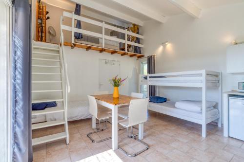 Mas des Cypres-Ensemble de 4 Mazets Mas des Cypres-Ensemble de 4 Mazets