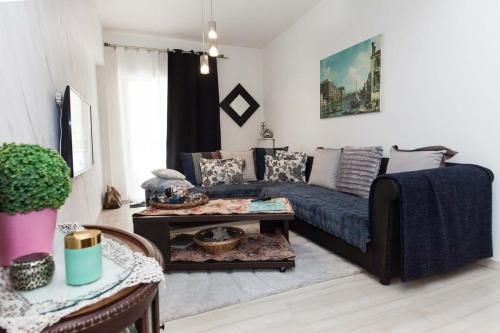 Urban Cosy 2 Bd Apt Near Metro with Balcony - image 5