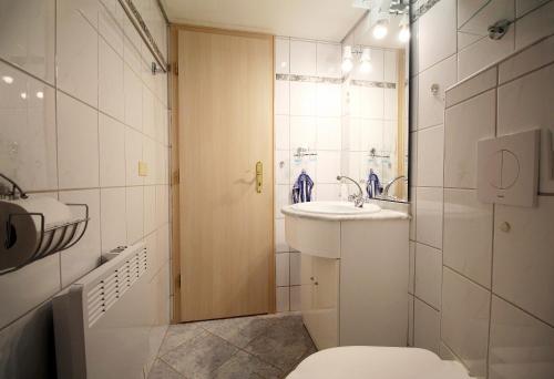 Apartment with Lake View image 1