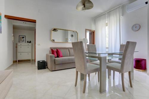 Vatican Apt Doria 64 - Home and More - main image
