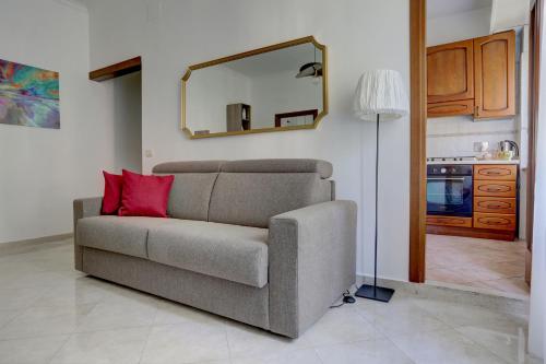 Vatican Apt Doria 64 - Home and More - main image