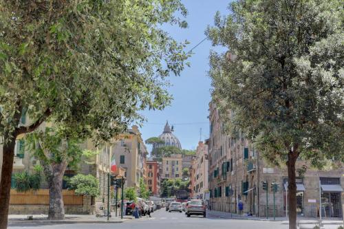 Vatican Apt Doria 64 - Home and More - image 2