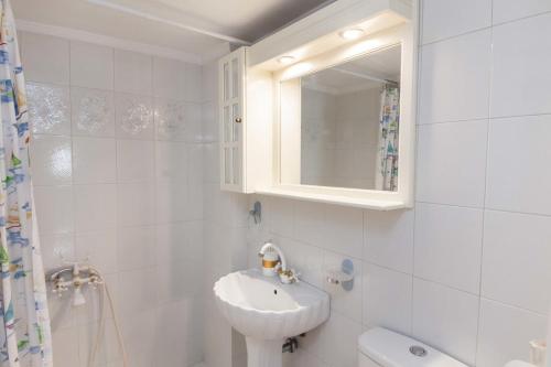 Classical Beauty 3Bd Apt in Peacefull Nea Filothei - image 7