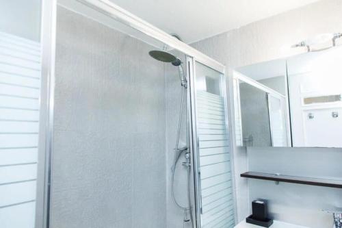 Glamorous Apt in central Athens - image 12
