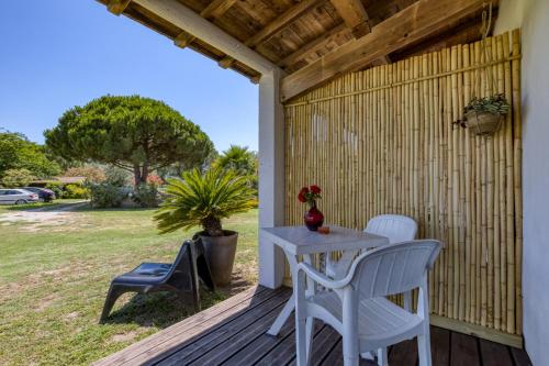 Mas des Cypres-Ensemble de 4 Mazets Mas des Cypres-Ensemble de 4 Mazets