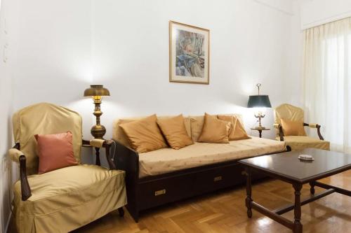 Koukaki Vintage Look 2BR Apt with Balcony - main image