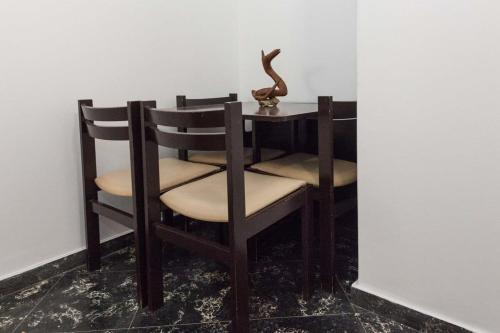 Koukaki Vintage Look 2BR Apt with Balcony - image 14