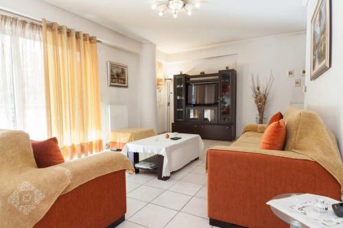 Scenic Balcony Apt in Vibrant Petralona - image 7