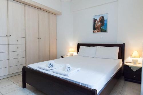 Scenic Balcony Apt in Vibrant Petralona - image 11