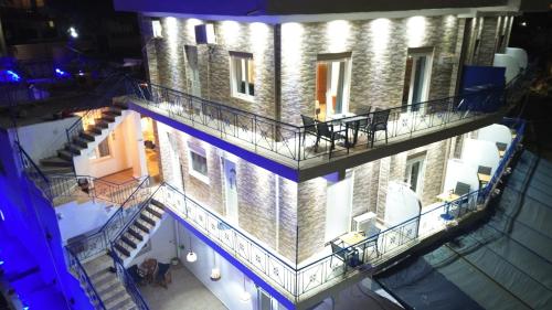 blue Hotel 2