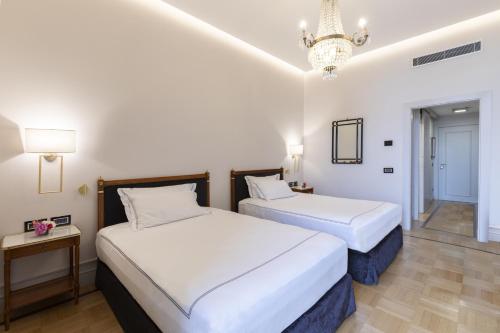 Deluxe Queen Room image 3