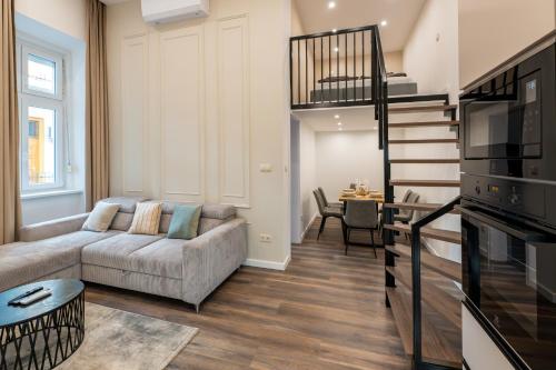 D52 Luxury Suite - image 3