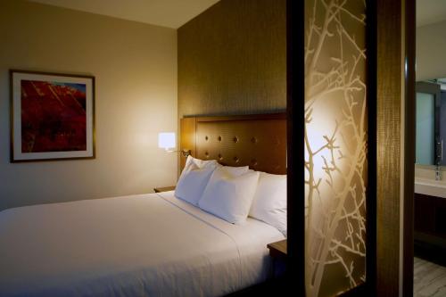 Hyatt Place Las Vegas at Silverton Village, Las Vegas (photo 5)