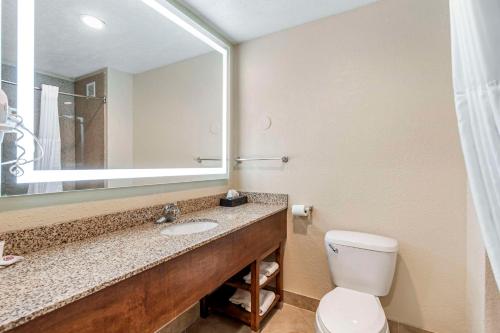 Comfort Suites Merrillville near US 30 in Merrillville, USA