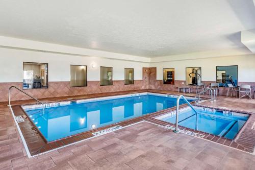 景觀, Comfort Suites Merrillville near US 30 in 美林維爾