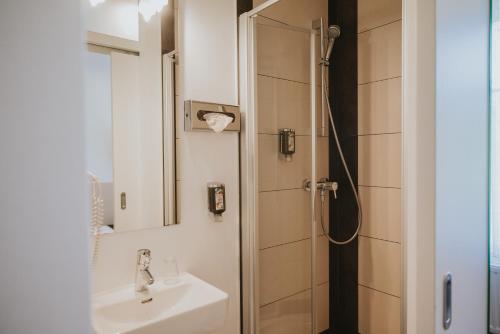 Boutiquehotel Stadthalle - image 9