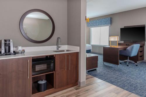 Hampton Inn & Suites Cedar Park North Austin TX - image 8