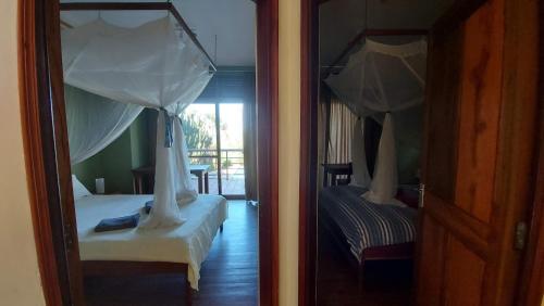 2 double beds