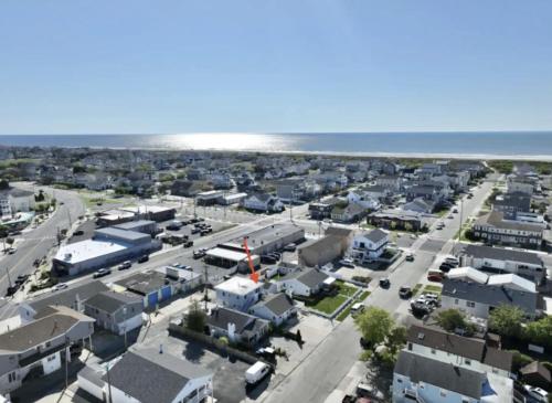 33rd St Unit A 2BR Beach Home Hideaway Parking in Brigantine, USA