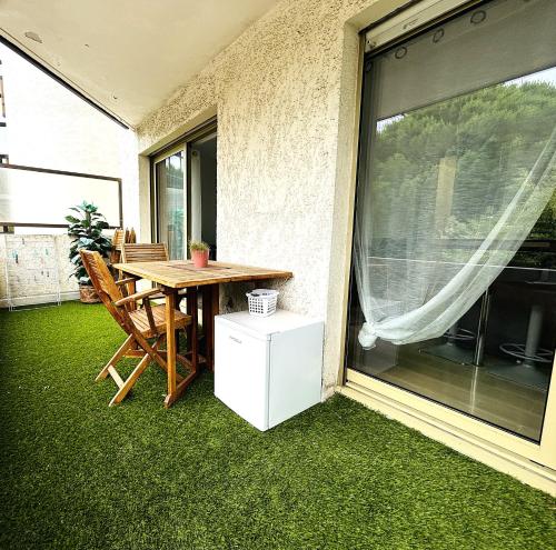 Balcony/terrace, Studio bord de mer near Les Potiers