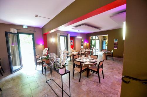 Le Mas Des Aigras - Hotel & Restaurant de Charme en Provence - 레스토랑