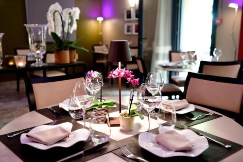 Le Mas Des Aigras - Hotel & Restaurant de Charme en Provence - 레스토랑