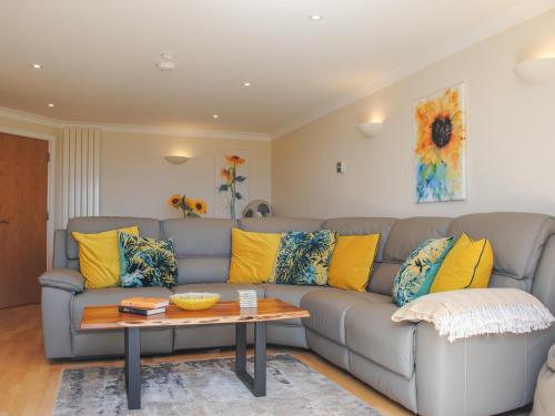 8 Thurlestone Beach - image 7