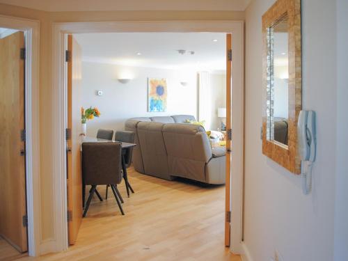 8 Thurlestone Beach - image 2