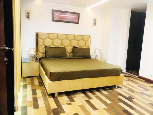 Two Bed DD DHA Ph4 Gold Crest Lahore - image 7