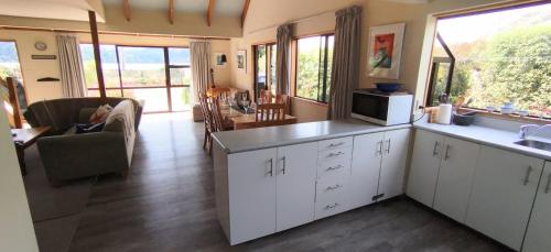 virtuve, Moananui Lodge in Diamond Harbour