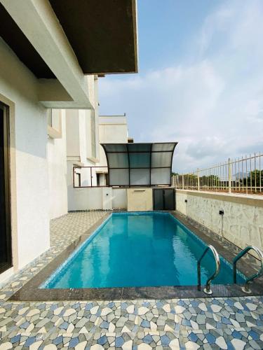 Ivy Royal Oasis, 4 bhk with Private Pool