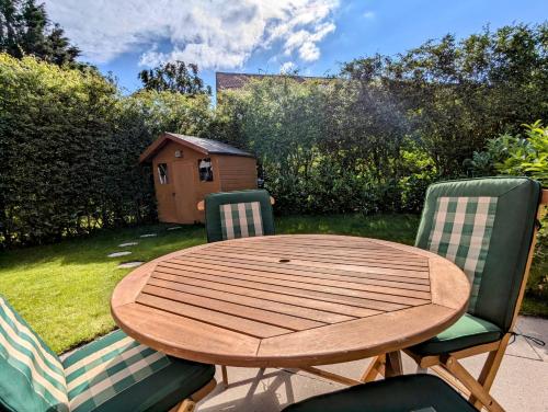 Cosy Single Room, Smart TV, 5 Minute Walk from Train Station Cosy Single Room, Smart TV, 5 Minute Walk from Train Station