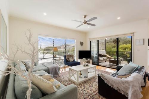 Serene Modern Beach Escape 3 Bed 2 Bath - Cape Woolamai