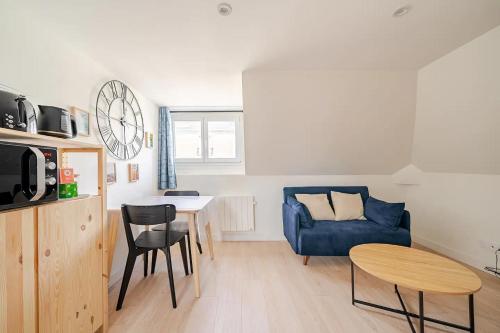 One-Bedroom Apartment image 10