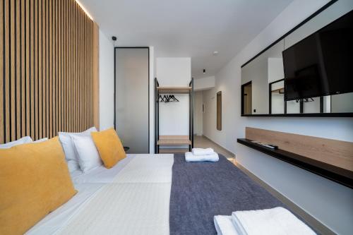 INCORSΟ - Smart Luxury Stay - Athens Airport - PassCode Late Self Check In Room Type - Deluxe Double Room