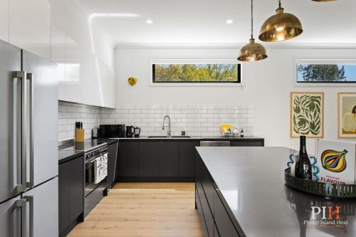 Luxury Home Sleeps 9 Guests in ซิลเวอร์ลีฟส์