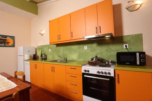 Madlen Apartments