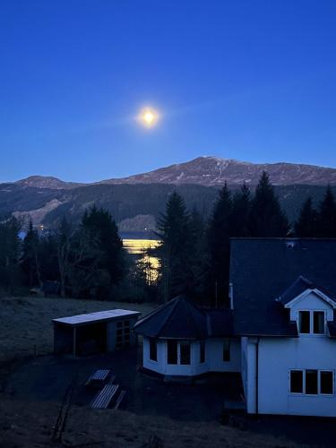 Sealladh An Loch – Inverness
