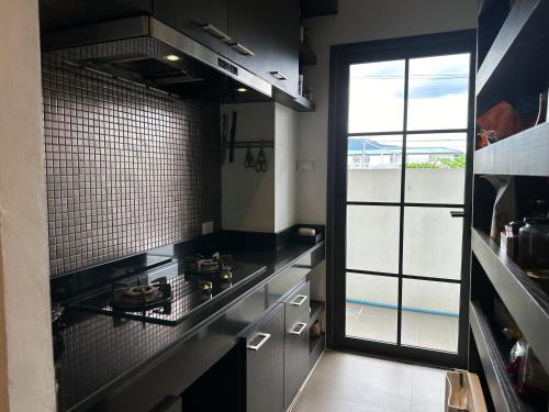 Metthods living near Chiang Mai Night Szafari