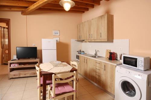 Madlen Apartments – Nea Skioni, MO