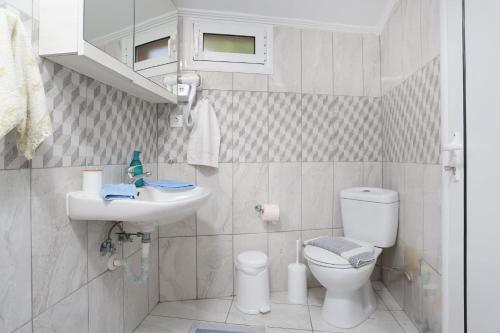 Madlen Apartments – Nea Skioni, MO