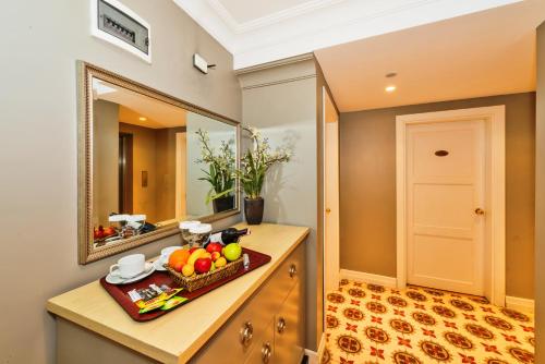 Agora Life Hotel - image 6