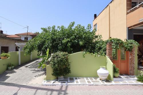 Madlen Apartments – Nea Skioni, MO