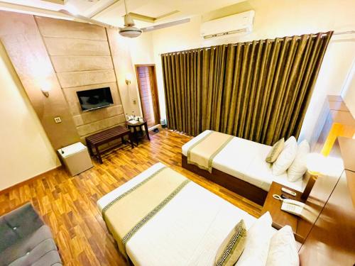 Shelton's Rezidor Hotel Gulberg Lahore - image 9