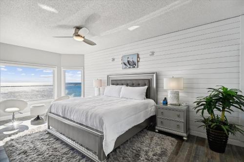 Waterview Towers Yacht Club 732- by Holiday Isle Properties near Coach's Raw Bar