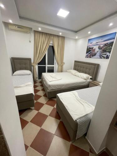 Quadruple Room image 10
