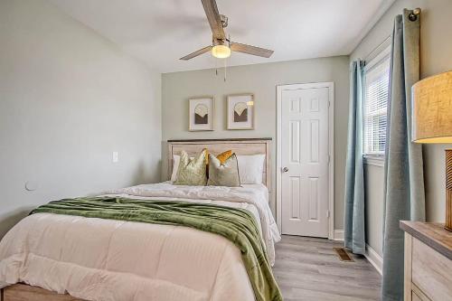 Close To Downtown Charleston! 2 Bedroom Retreat in Charleston, USA