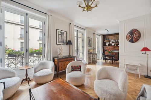 Veeve - Transcendent on the Trocadéro - image 8